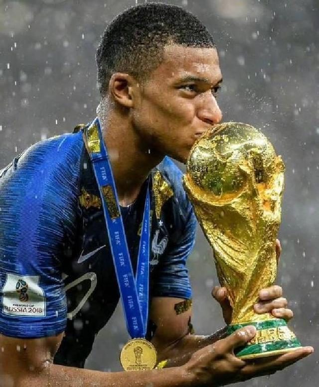 雷竞技电竞直播刚刚！姆巴佩在IG比赛中夺冠集结日里昂调整名单，风云突变深圳男篮今夜止住颓势的简单介绍